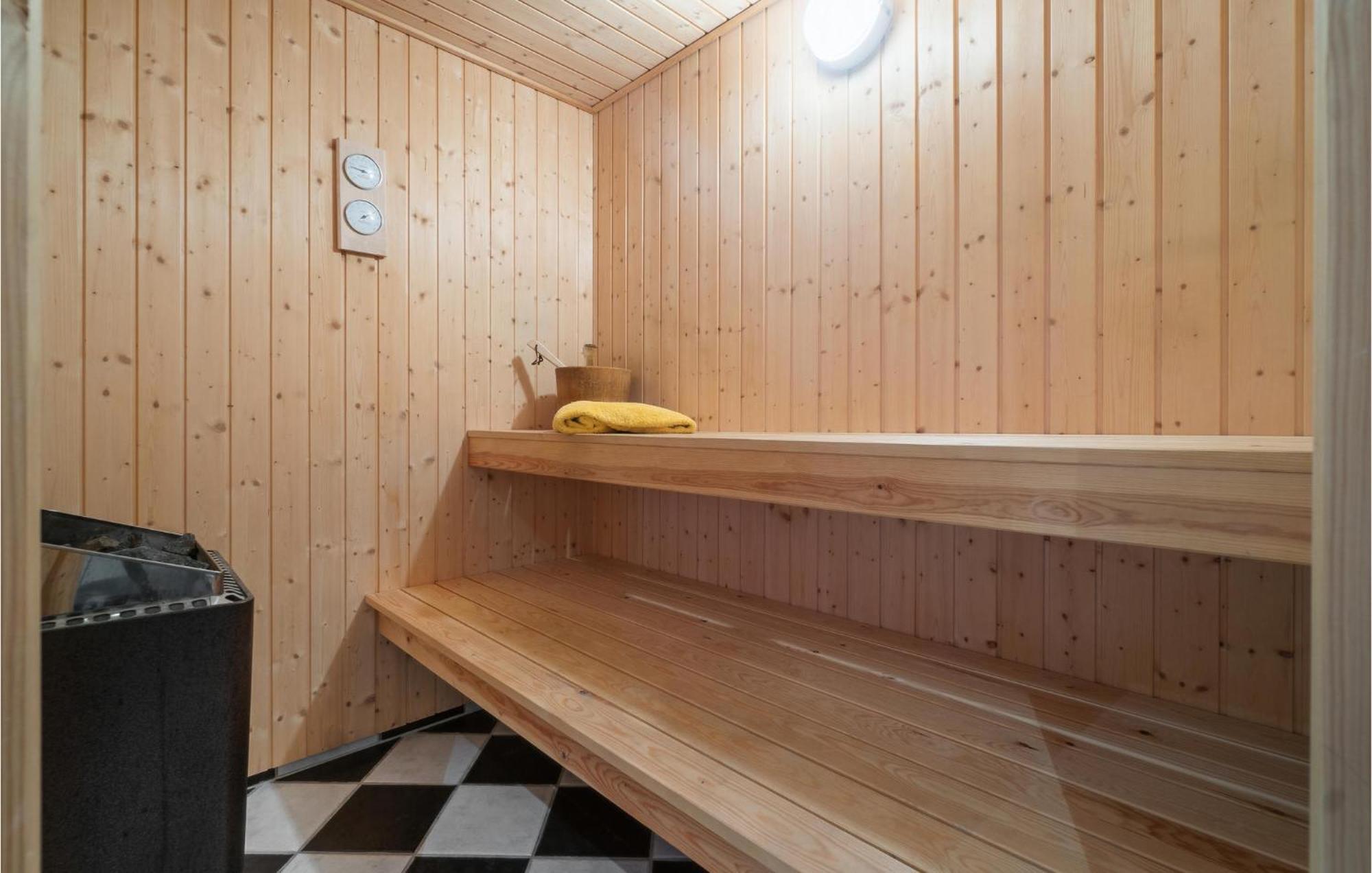 Amazing Home In Hasle With Wifi エクステリア 写真